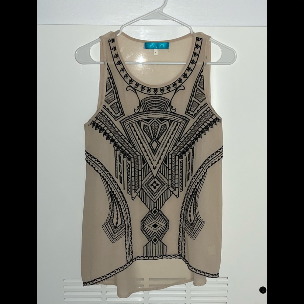 Beautiful Sheer top with black detailing ✨🖤